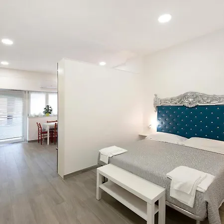 דירה Holiday House