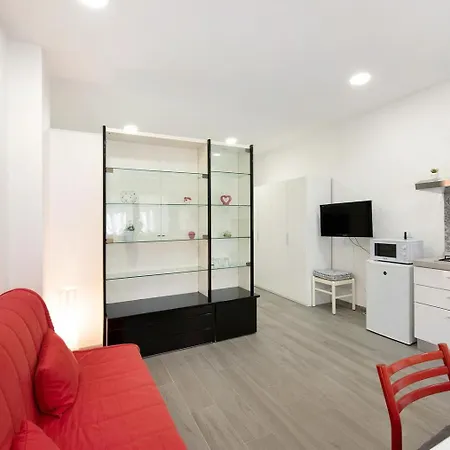 Holiday House ארנצאנו